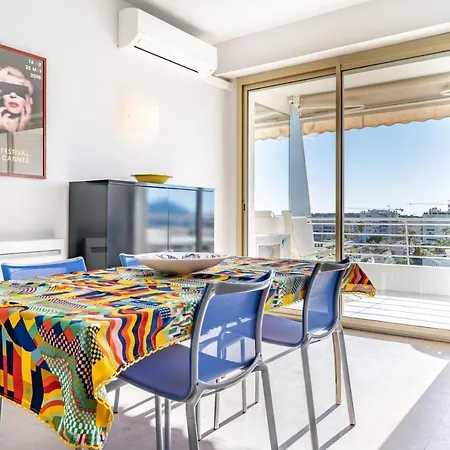 Palm Beach- Free Wifi- Parking- Sea View *