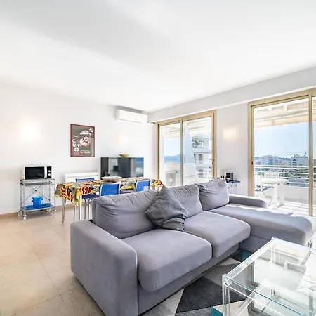 Apartment Palm Beach- Free Wifi- Parking- Sea View Cannes
