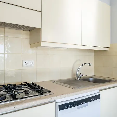 Palm Beach- Free Wifi- Parking- Sea View Apartment Cannes