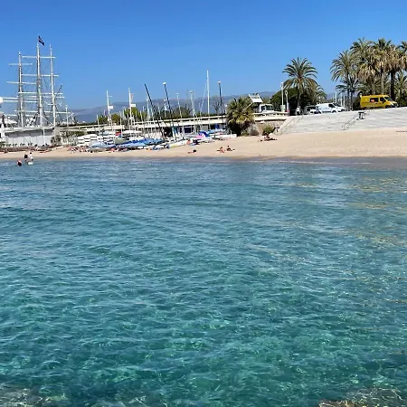 Apartment Palm Beach- Free Wifi- Parking- Sea View *