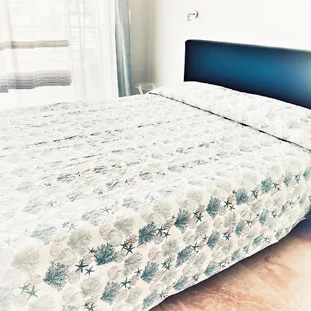Apartment Palm Beach- Free Wifi- Parking- Sea View