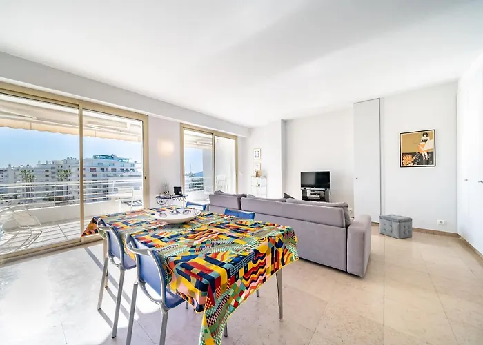 شقة Palm Beach- Free Wifi- Parking- Sea View *