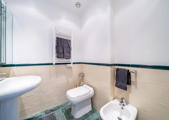 Palm Beach- Free Wifi- Parking- Sea View *