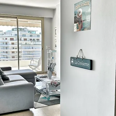 Palm Beach- Free Wifi- Parking- Sea View Appartement Cannes
